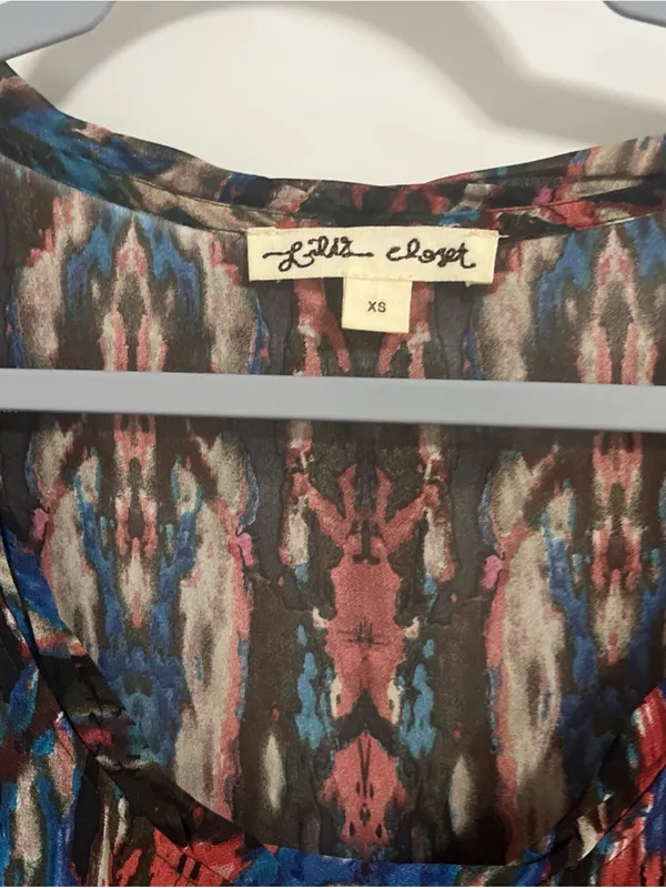 Sleeveless Tiered Ikat Print Dress in Blue and Black - Image 2