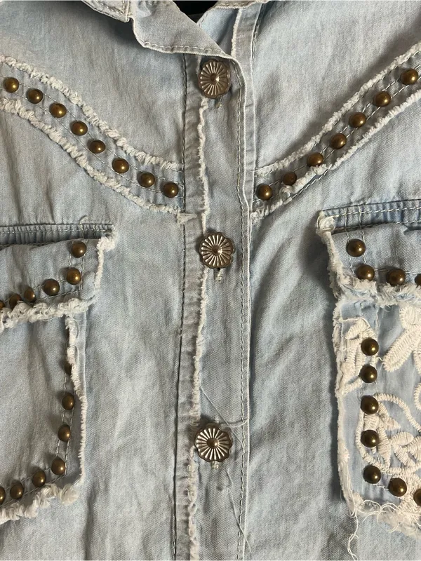 POL Light Wash Denim Button Down Top Shirt Studded Western Lace Trim Small S - Image 5
