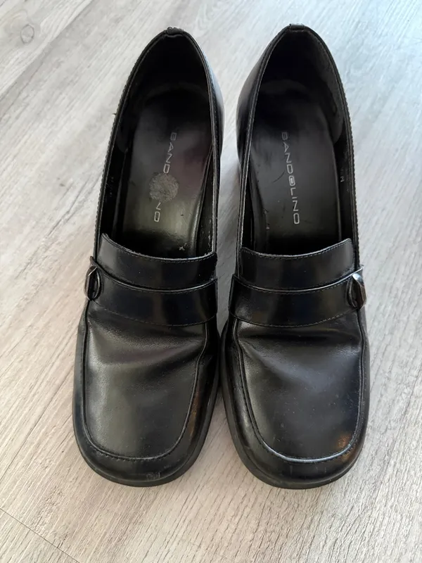 Bandolino Black Leather Mid-Heel Loafers with Silver Accent Size 6.5 - Image 2