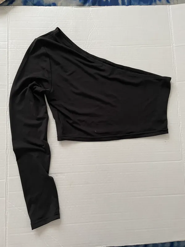 SheIn One Shoulder Crop Top - Image 9
