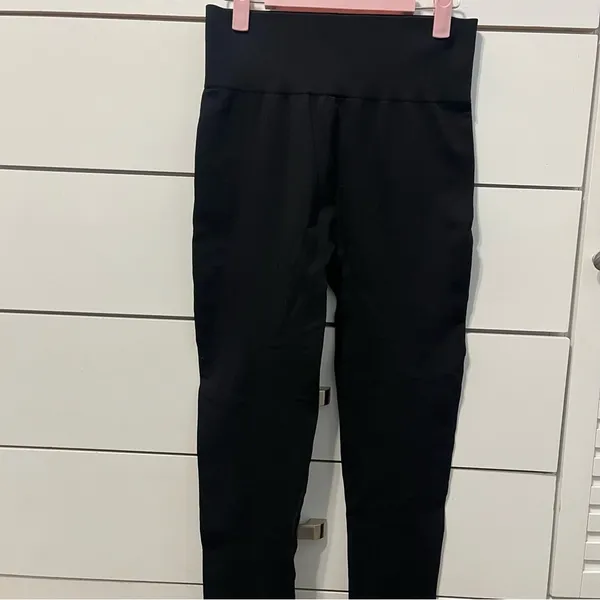 We Wore What Seamless Black Leggings - Image 3