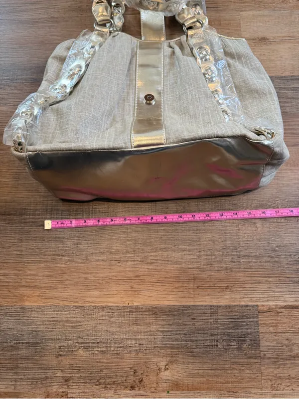 White House Black Market Beige Linen Shoulder Bag with Silver Trim - Image 6
