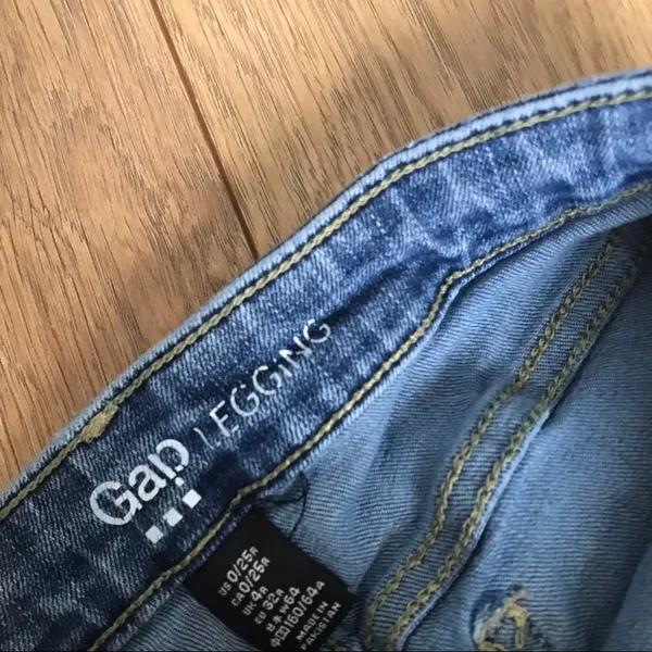 Gap Skinny Jeans - Image 4