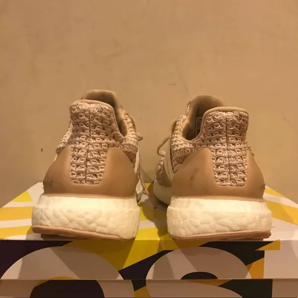 Wmns UltraBoost 'Ash Peach' - Image 4
