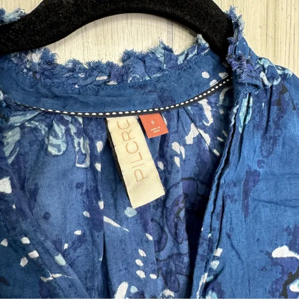 Anthropologie Pilcro The Tavi Ruffled Button Down Blouse Blue Batik Floral Small - Image 13