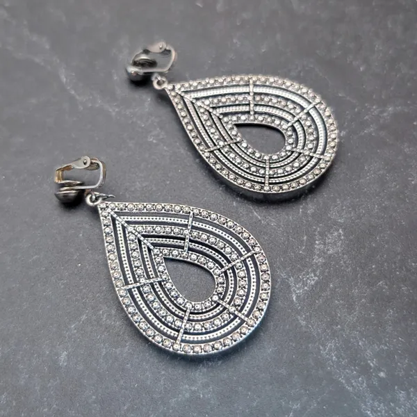 Vintage Clip On Earrings Extra Large Silver Tone Dangle Drop Black & Clear Gems - Image 7