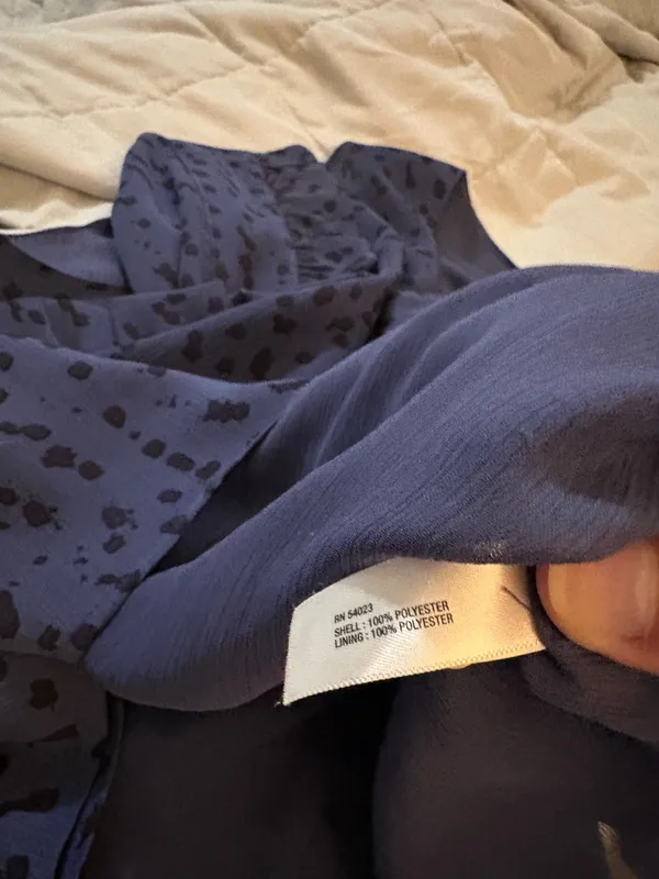 Gap size medium sleeveless top in navy blue - Image 5
