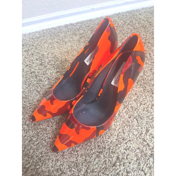 Steve Madden Valavala Orange Camo Patent Pointed Toe Stiletto Heels Pumps 8.5 - Image 2