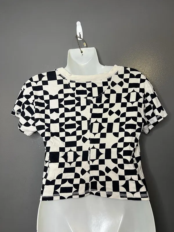 Free People Shirt Womens Small White Black Geometric Checkered Cropped Tee Top - Image 5