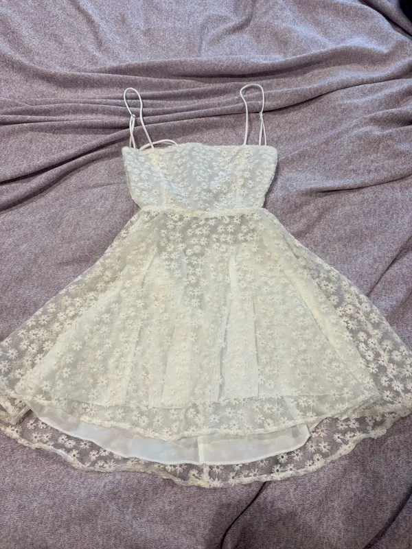 White Floral Lucy in the Sky Dress - Image 2