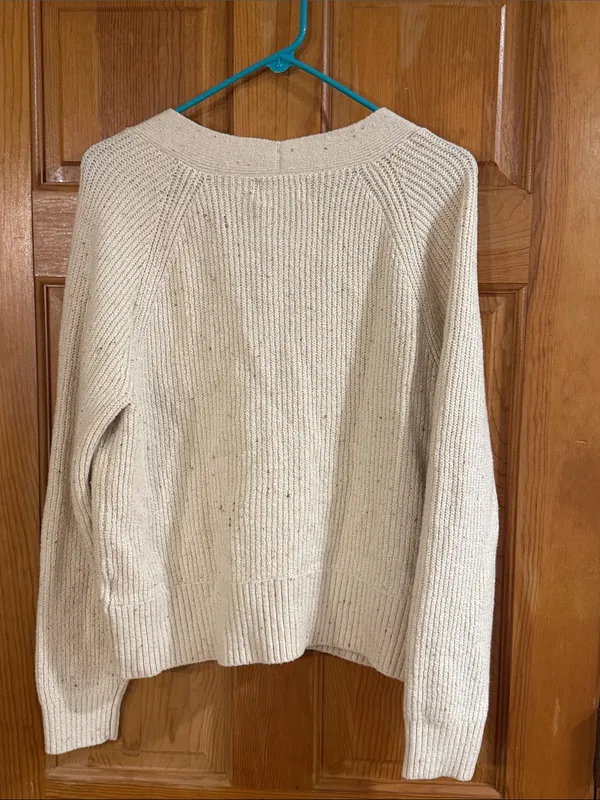 Old Navy women’s button down cardigan sweater size medium. - Image 6