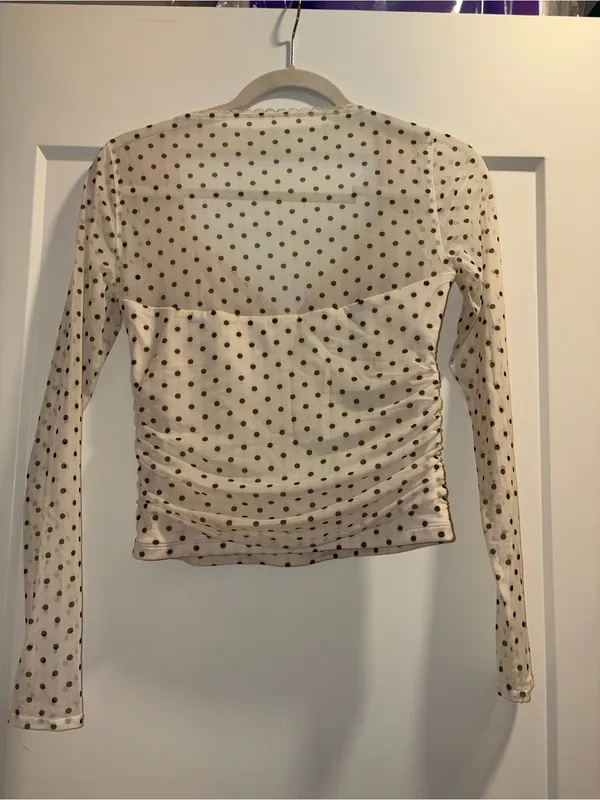 Abercrombie & Fitch Cream Long-Sleeve Polka Dot V-Neck Top - Image 3