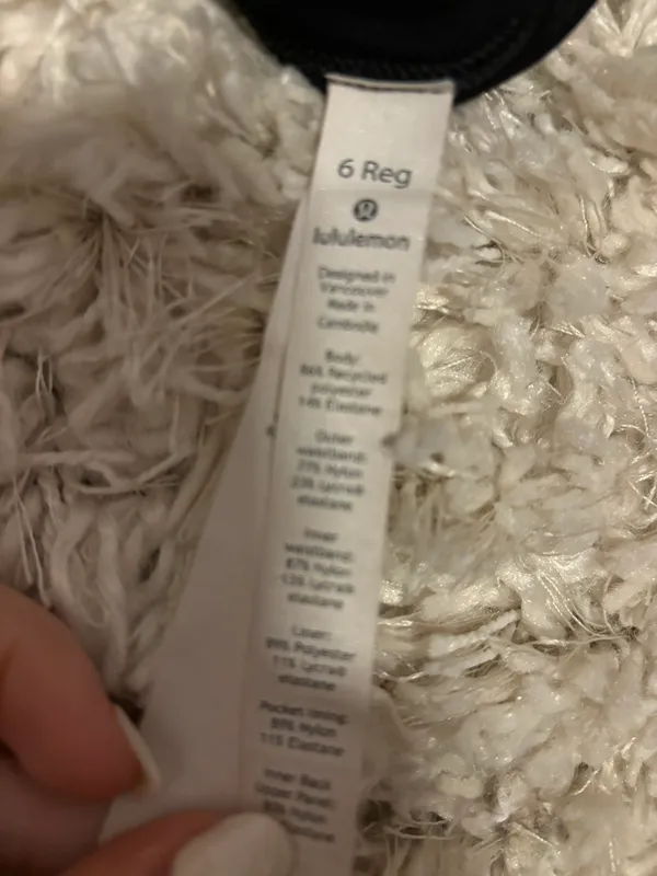 Lululemon Hotty Hot Short 2.5” Size 6 - Image 4