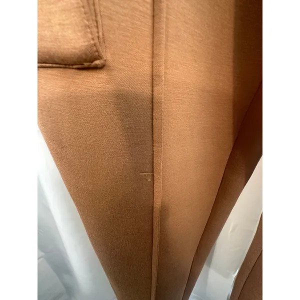 094. Akira sweats - Image 3