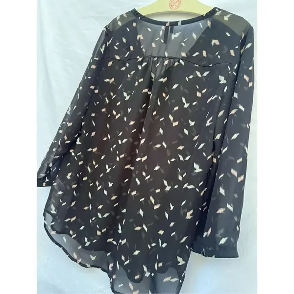 Maurices Black Light Weight 3/4 Length Sleeve Top Woman’s Size Medium - Image 6