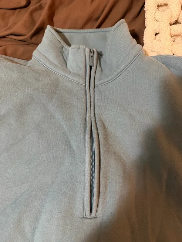 Aritzia Sweatshirt - Image 4