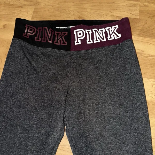PINK Victoria's Secret Women's Yoga Pants Gray Burgundy Waist‎ Size Medium - Image 2