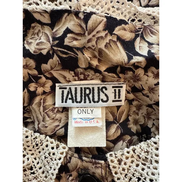 VTG Taurus II Long Sleeve Lace Trim Smocked Waist Midi Dress Floral Black 12 - Image 3