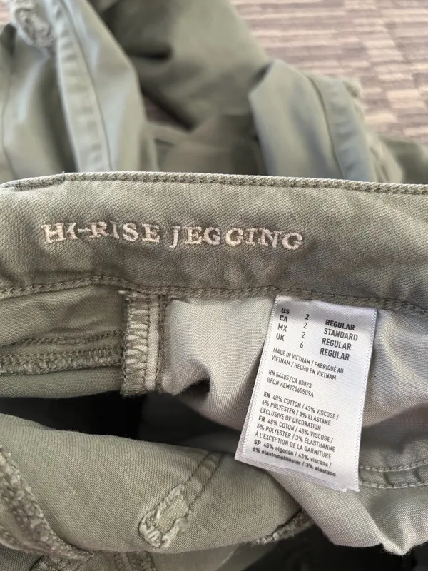 American Eagle Green Ripped Olive Skinny Jeans - Image 4