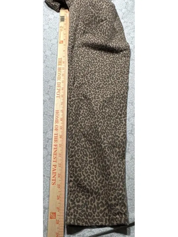 Celebrity Pink Leopard Print Straight Leg Jeans Size 11 - Image 3