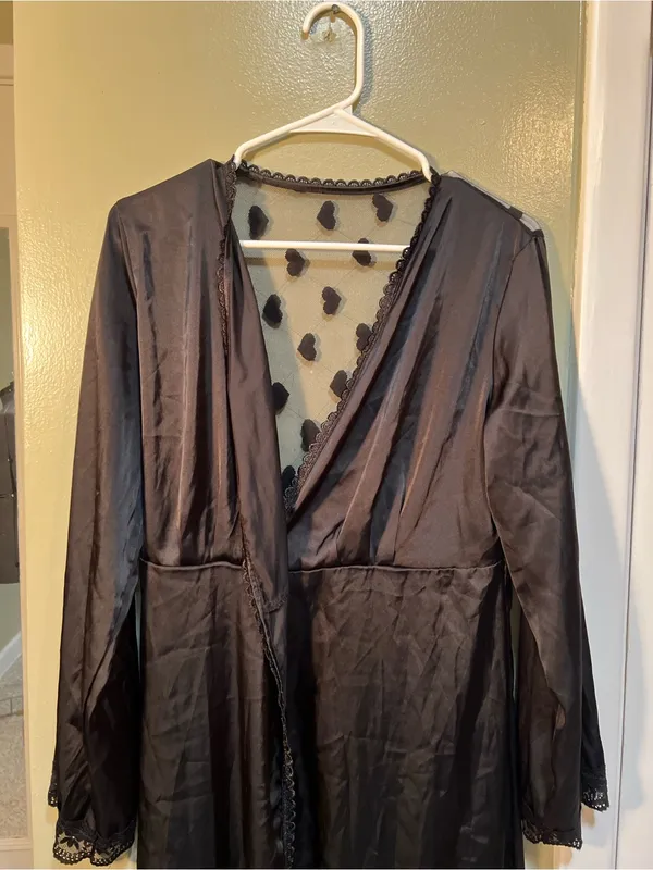 Women’s Size Medium Satin Kimono Robe Black Heart Lace Mesh Trim Dressing Gown - Image 4