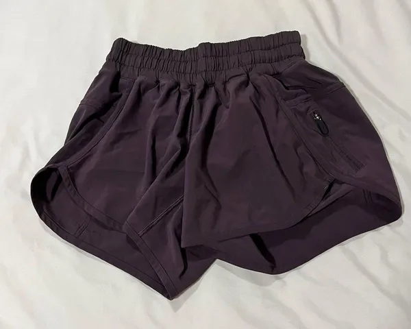 Lululemon Hotty Hot Short 4” - Image 4