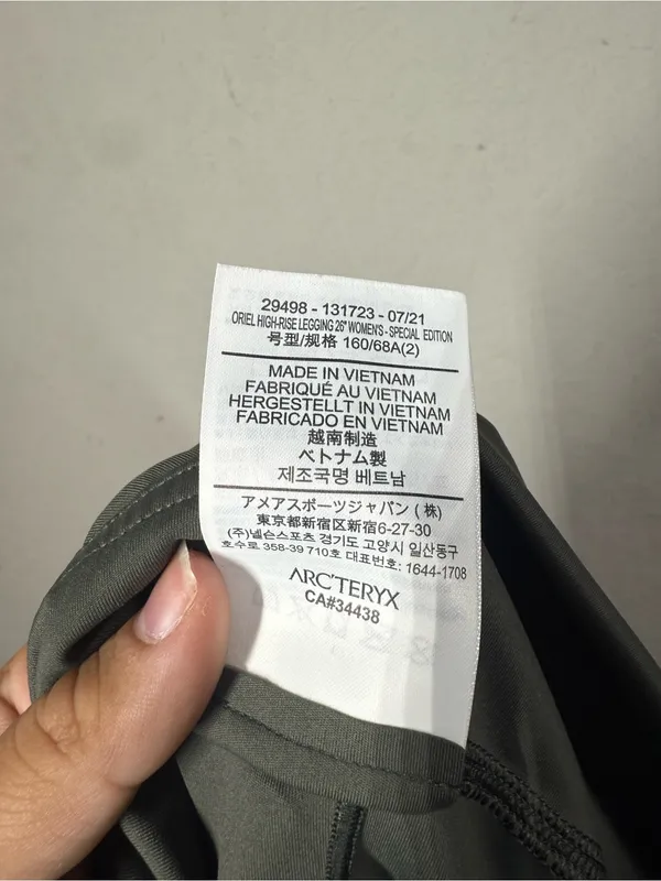 Arc'Teryx Oriel High Rise Legging 26" Size 2 - Image 6