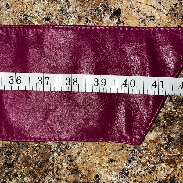 Magenta, vintage leather belt no stretch length 41.5 - Image 4