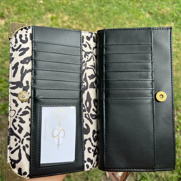 NWT Jessica Simpson Bifold Wallet Sandstone - Image 7