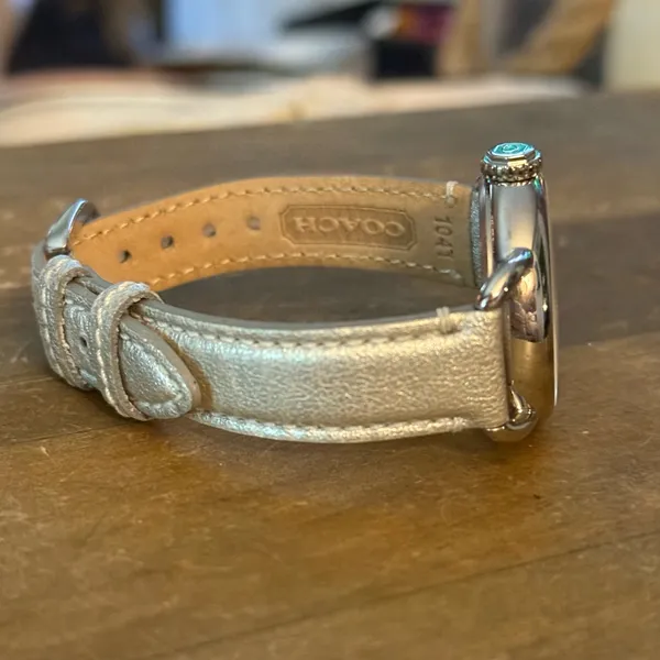 Coach Hampton silver leather strap watch - Image 4