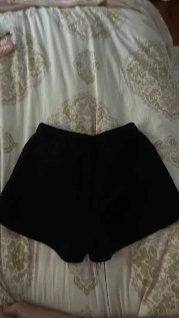 TNA Aritzia Shorts Cozy Fleece - Image 3