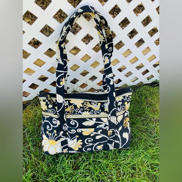 Vera Bradley purse🖤💛🤍 - Image 2