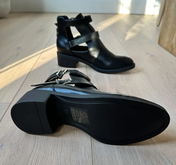 Women’s Booties Black Size 8.5 - Image 3