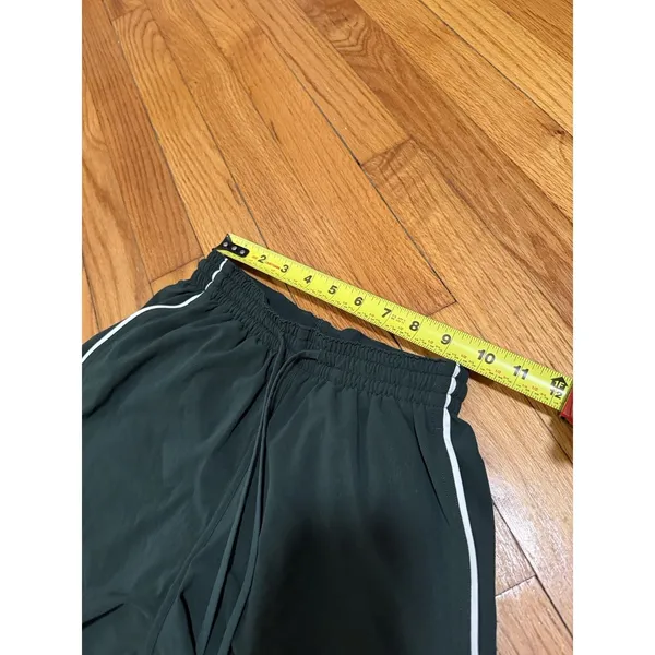 Lululemon Lightweight High-Rise Relaxed Short 3" *Long Liner Legacy Green White - Image 6