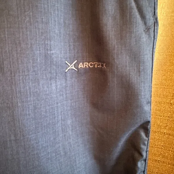 Arctix Women's Snow Sports Insulated Cargo Pants Size Small 30” Inseam Navy - Image 2