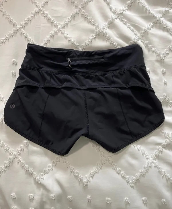 Lululemon Speed Up Shorts 2.5" Low-Rise - Image 3