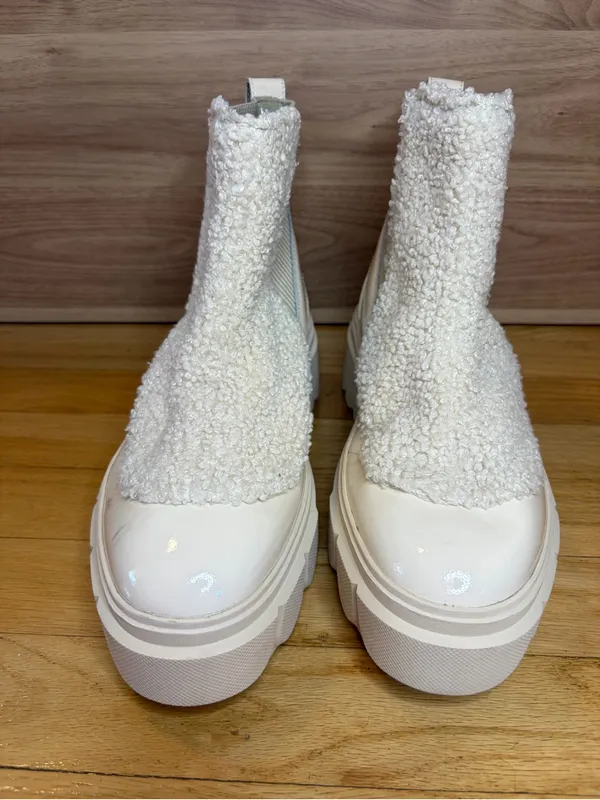 Sorel Caribou X Chelsea Boots in Beige - Size 10 - Image 4