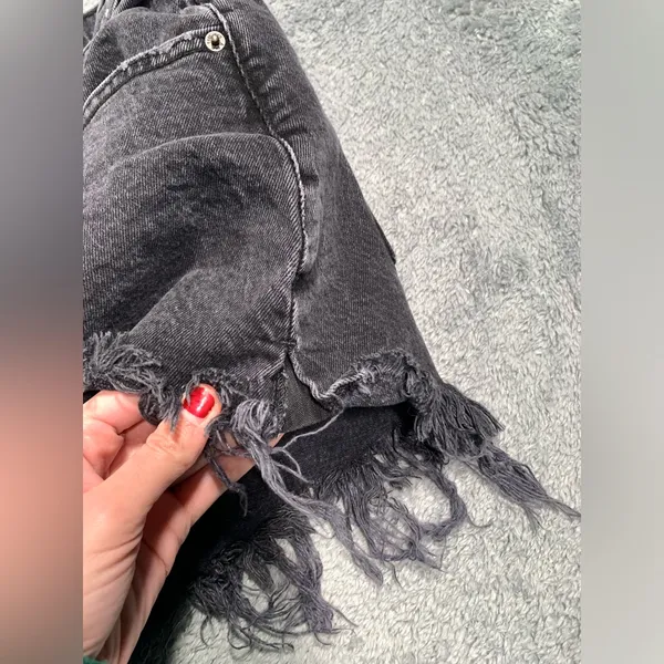Abercrombie & fitch high rise mom Black Denim Frayed Shorts - Image 4