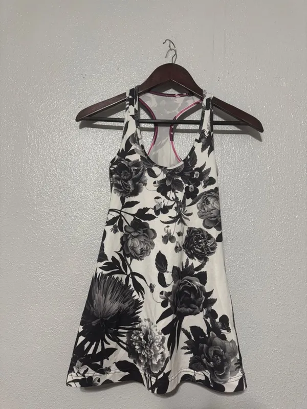 Lululemon Brisk Bloom Black White Cool Racerback Athletic Yoga Tank Top - Image 5