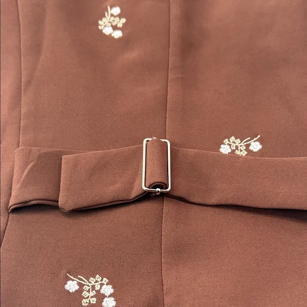 Sleeveless Brown Embroidered Button - Image 12