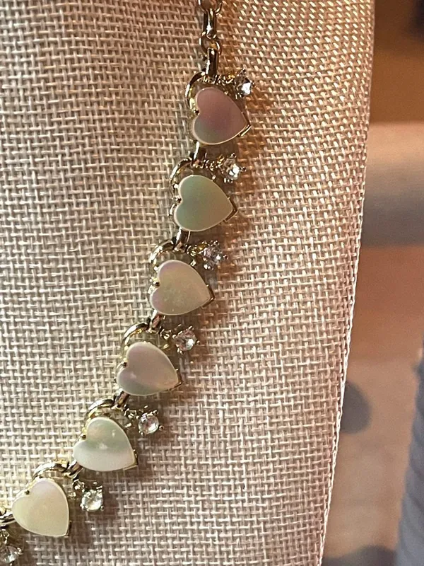 Vintage 80s Gold Faux Mother of Pearl Lucite Heart Rhinestone Choker Necklace - Image 4