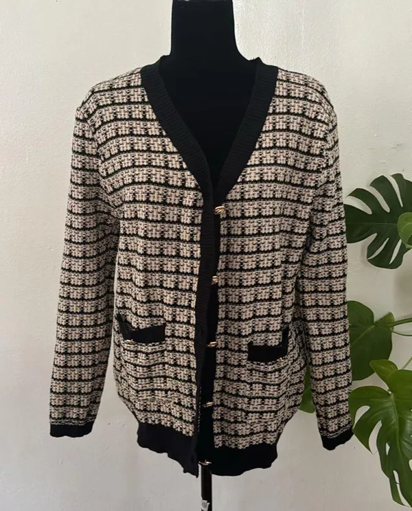 Woodrow cardigan with gold buttons NWOT - Image 6
