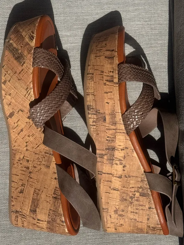 Shimmer by EDL Felicia Comfort Fit Sling Back Taupe Strappy Wedge Sandals Size 9 - Image 5