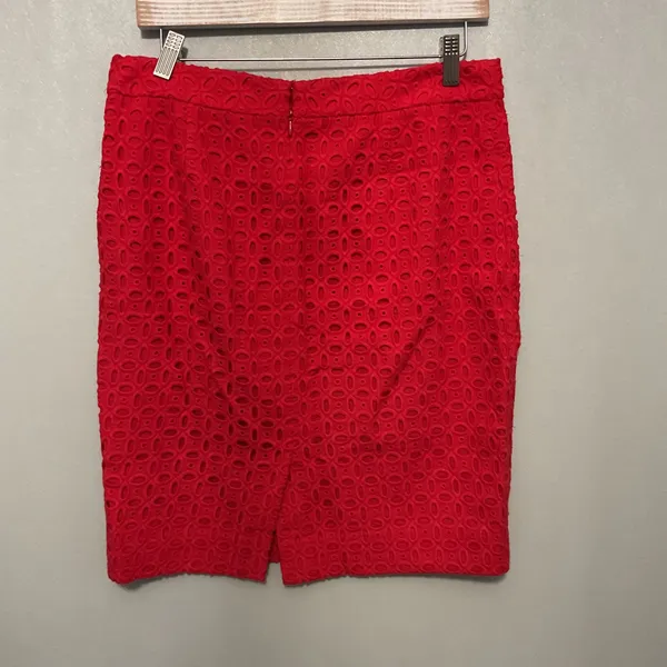 J Crew The Pencil Skirt Red‎ Eyelet Lace Knee Length Size 6 - Image 3
