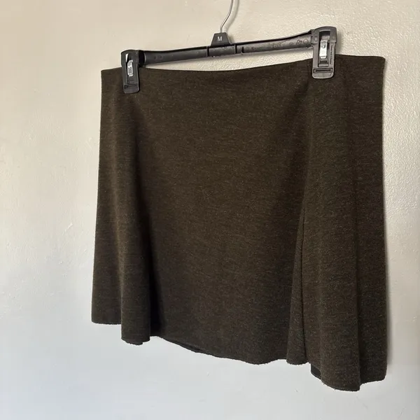 ZARA Women’s Stretchy Skirt | Trafaluc/Olive green Fall/Winter collection Large - Image 4