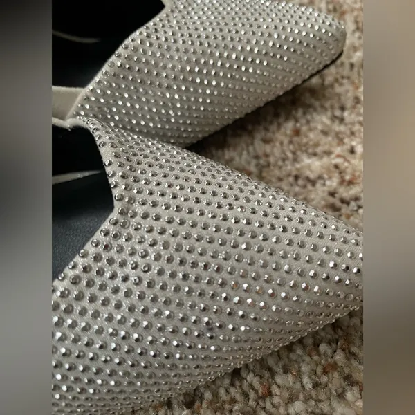 Aldo Silver Shimmer Crystal Cut Studded Formal Heels Size 7.5 Pointed Toe Classy - Image 2