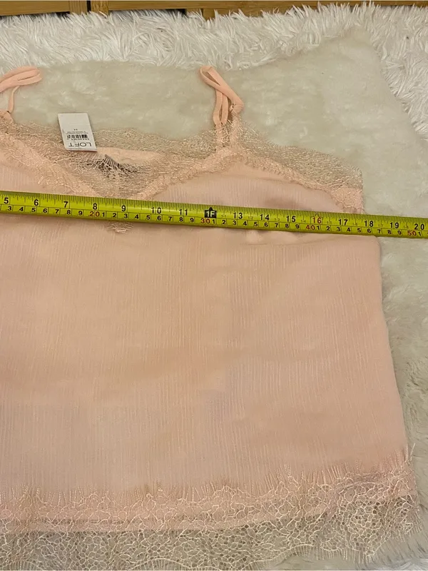 Loft Women's Pink Lace Trim Cami camisole Lace v-neck Tank Top new medium - Image 7