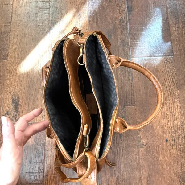 STEVE MADDEN brown top handle purse with detachable crossbody strap - Image 6
