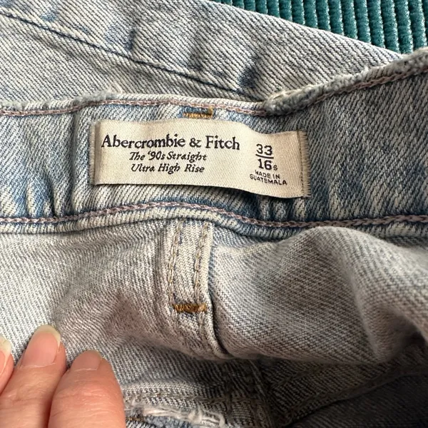 Abercrombie and Fitch Asymmetrical Fly 90s Straight Ultra High Rise Jeans SHORT - Image 6