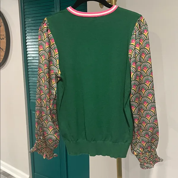 NWOT - THML Boho Green Blouse Pattern Sleeve Urban Boho Top - Image 3